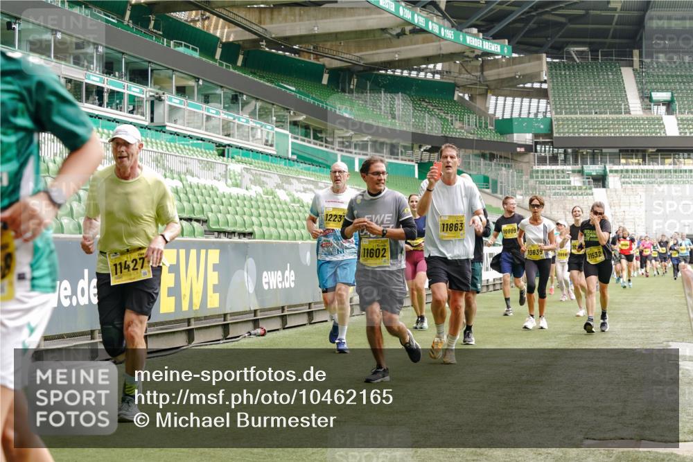 13.09.2026 - 21. swb-Marathon Bremen Michael Burmester http://msf.ph/oto/10462165 13.09.2026 10:34:36 Laufen im Stadion 10018, 10078, 10093, 10144, 10147, 10157, 10177, 10184, 10185, 10211, 10236, 10240, 10245, 10254, 10297, 10355, 10356, 10367, 10368, 10369, 10377, 10408, 10415, 10423, 10427, 10428, 10460, 10485, 10528, 10530, 10559, 10578, 10604, 10639, 10668, 10669, 10673, 10677, 10687, 10691, 10699, 10700, 10715, 10745, 10749, 10750, 10772, 10787, 10788, 10809, 10828, 10857, 10914, 10928, 11126, 11162, 11343, 11803, 11965, 10146, 10222 meine-sportfotos.de