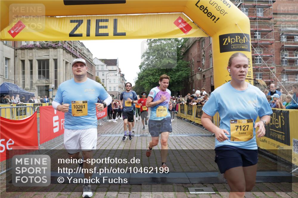 13.09.2026 - Kiel Lauf Yannick Fuchs http://msf.ph/oto/10462199 13.09.2026 09:54:20 Ziel 1441, 2368, 2485, 2865, 3283, 4263, 6327, 6986, 7127, 8325, 9587, 10261, 10424, 10434, 12753, 200, 2748, 2815, 2953, 3148, 3702, 3703, 4277, 4539, 4762, 4803, 4988, 5670, 5695, 7194, 7458, 8041, 8044, 8473, 9057, 9446, 9516, 10535, 11100, 11872, 1414, 5030, 5503, 5504, 5937, 6815, 6825, 7090, 8830, 12750, 12751, 92, 852, 2657, 2691, 2748, 4144, 4626, 6254, 8502, 11872, 12390 meine-sportfotos.de
