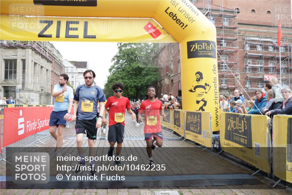 13.09.2026 - Kiel Lauf Yannick Fuchs http://msf.ph/oto/10462235 13.09.2026 09:54:22 Ziel 1441, 2368, 2485, 2865, 3283, 4263, 6327, 6825, 6986, 7090, 7127, 10261, 10424, 10434, 12753, 200, 2815, 2953, 3148, 3702, 3703, 4277, 4539, 4762, 4803, 4988, 5670, 5695, 7194, 7458, 8041, 8044, 8325, 8473, 9057, 9446, 9516, 9587, 10535, 11100, 11872, 1414, 3489, 5030, 5503, 5504, 5937, 6815, 8830, 12750, 12751, 2657, 2691, 2748, 4144, 9057, 11872, 12390 meine-sportfotos.de