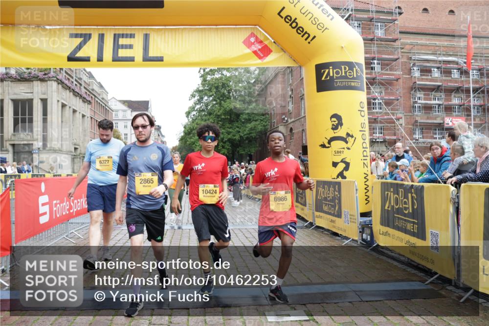 13.09.2026 - Kiel Lauf Yannick Fuchs http://msf.ph/oto/10462253 13.09.2026 09:54:22 Ziel 1441, 2368, 2485, 2865, 3283, 4263, 6327, 6825, 6986, 7090, 7127, 10261, 10424, 10434, 12753, 200, 2815, 2953, 3148, 3702, 3703, 4277, 4539, 4762, 4803, 4988, 5670, 5695, 7194, 7458, 8041, 8044, 8325, 8473, 9057, 9446, 9516, 9587, 10535, 11100, 11872, 1414, 3489, 5030, 5503, 5504, 5937, 6815, 8830, 12750, 12751, 2657, 2691, 2748, 4144, 9057, 11872, 12390 meine-sportfotos.de