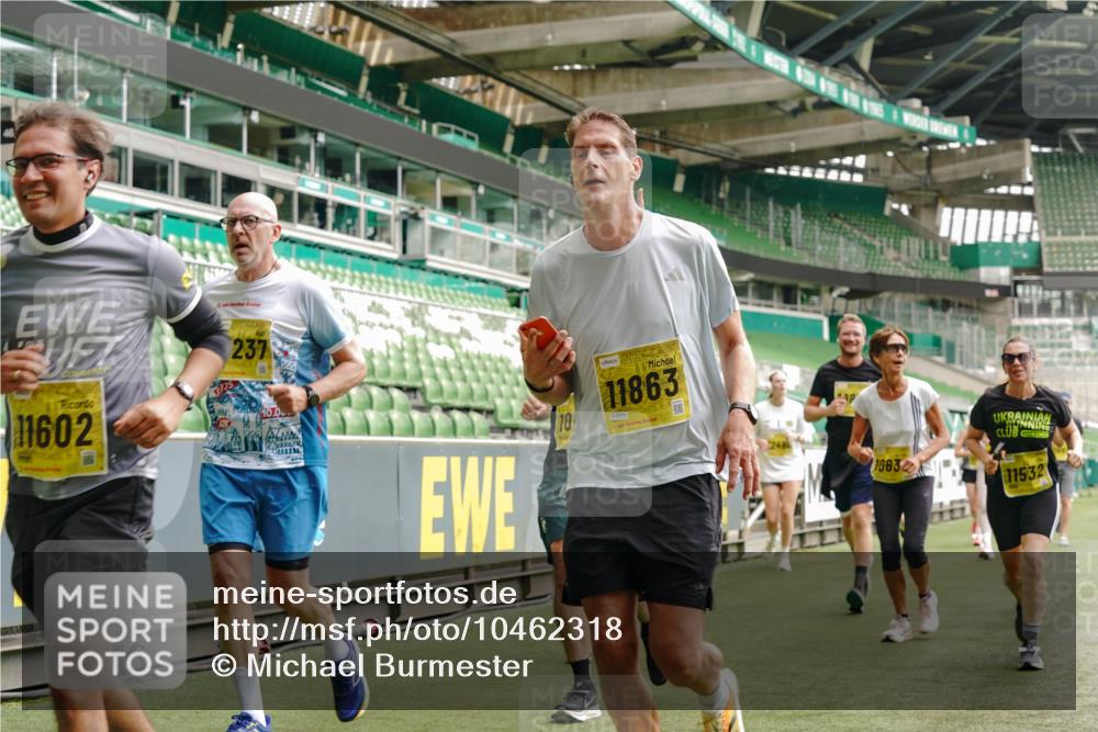 13.09.2026 - 21. swb-Marathon Bremen Michael Burmester http://msf.ph/oto/10462318 13.09.2026 10:34:39 Laufen im Stadion 10018, 10093, 10144, 10147, 10157, 10173, 10175, 10177, 10184, 10185, 10211, 10236, 10240, 10245, 10254, 10297, 10355, 10356, 10367, 10368, 10369, 10377, 10408, 10415, 10423, 10427, 10428, 10460, 10485, 10492, 10528, 10530, 10559, 10578, 10604, 10639, 10668, 10669, 10673, 10677, 10687, 10691, 10699, 10700, 10715, 10749, 10750, 10772, 10787, 10788, 10809, 10828, 10857, 10914, 10928, 11126, 11162, 11343, 11803, 11965, 10146, 10222 meine-sportfotos.de