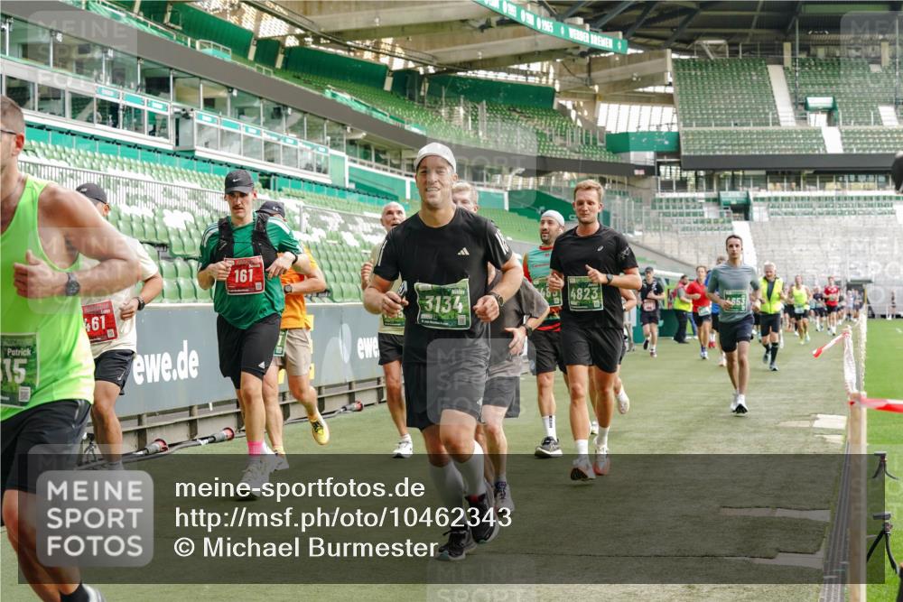13.09.2026 - 21. swb-Marathon Bremen Michael Burmester http://msf.ph/oto/10462343 13.09.2026 12:55:32 Laufen im Stadion 161, 189, 201, 205, 307, 385, 388, 411, 461, 465, 481, 495, 655, 666, 854, 913, 926, 1053, 1058, 1197, 1390, 1537, 1599, 1631, 1645, 1658, 1750, 2122, 2125, 2234, 2251, 2260, 2319, 2383, 2390, 2474, 2535, 2604, 2733, 2801, 2824, 2870, 2922, 2948, 2962, 3012, 3054, 3057, 3119, 3134, 3175, 3192, 3202, 3206, 3241, 3246, 3290, 3346, 3348, 3356, 3357, 3411, 3508, 3706, 3716, 3836, 4135, 4137, 4171, 4413, 4455, 4479, 4733, 5277, 5430, 5530, 6106, 2498, 3085 meine-sportfotos.de