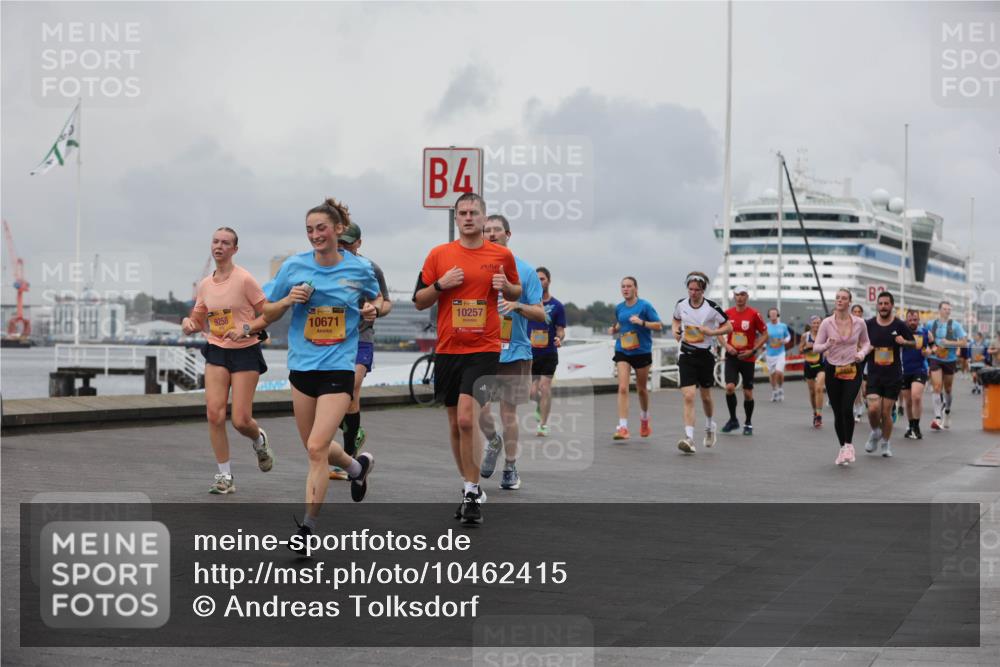 13.09.2026 - Kiel Lauf Andreas Tolksdorf http://msf.ph/oto/10462415 13.09.2026 12:02:43 Kiellinie 9258, 4, 39, 10671, 38, 10257 meine-sportfotos.de