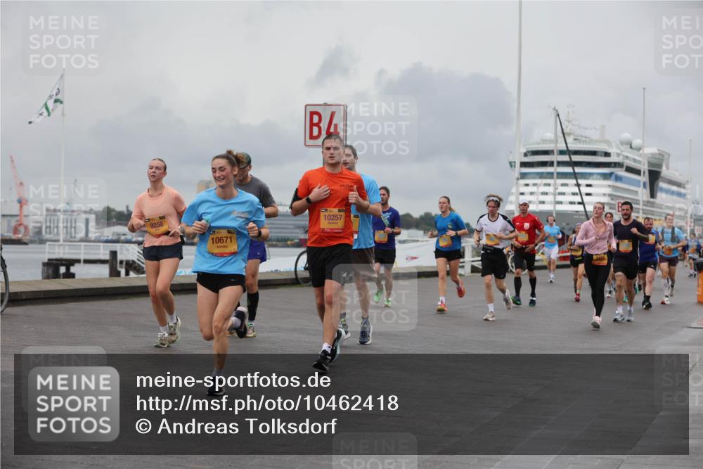 13.09.2026 - Kiel Lauf Andreas Tolksdorf http://msf.ph/oto/10462418 13.09.2026 12:02:43 Kiellinie 9258, 4, 10671, 10257, 2450 meine-sportfotos.de