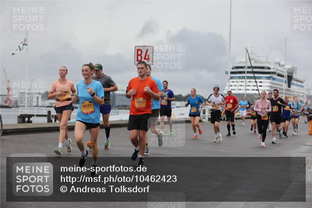 13.09.2026 - Kiel Lauf Andreas Tolksdorf http://msf.ph/oto/10462423 13.09.2026 12:02:43 Kiellinie 4, 258, 394, 10671, 10257 meine-sportfotos.de