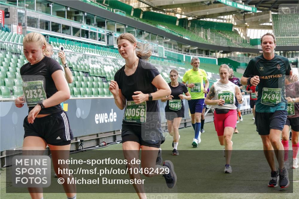 13.09.2026 - 21. swb-Marathon Bremen Michael Burmester http://msf.ph/oto/10462429 13.09.2026 13:12:32 Laufen im Stadion 118, 183, 265, 278, 349, 514, 576, 695, 702, 703, 843, 933, 950, 1005, 1113, 1143, 1226, 1286, 1334, 1435, 1641, 1849, 1851, 1936, 1952, 1991, 2005, 2248, 2264, 2281, 2299, 2336, 2353, 2375, 2377, 2398, 2426, 2439, 2461, 2478, 2505, 2612, 2659, 2665, 2669, 2673, 2684, 2765, 2773, 2792, 2804, 2815, 2816, 2822, 2850, 2860, 2884, 2895, 2907, 2921, 2963, 2966, 2975, 2976, 3016, 3027, 3079, 3082, 3143, 3155, 3159, 3253, 3293, 3308, 3313, 3328, 3349, 3352, 3434, 551 meine-sportfotos.de