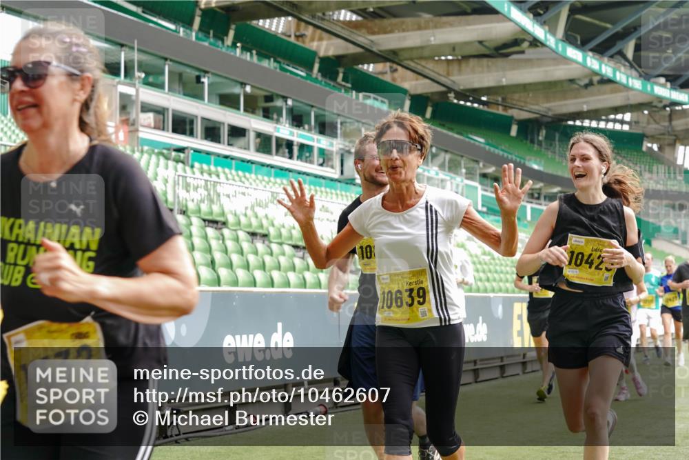 13.09.2026 - 21. swb-Marathon Bremen Michael Burmester http://msf.ph/oto/10462607 13.09.2026 10:34:42 Laufen im Stadion 10018, 10093, 10144, 10147, 10157, 10173, 10175, 10177, 10184, 10185, 10236, 10240, 10245, 10254, 10297, 10355, 10356, 10367, 10368, 10369, 10377, 10408, 10415, 10423, 10427, 10428, 10460, 10485, 10492, 10528, 10530, 10559, 10578, 10604, 10639, 10668, 10669, 10673, 10677, 10687, 10691, 10699, 10700, 10715, 10749, 10750, 10772, 10787, 10788, 10809, 10828, 10857, 10914, 10928, 11126, 11162, 11343, 11803, 11965, 10146, 10222 meine-sportfotos.de
