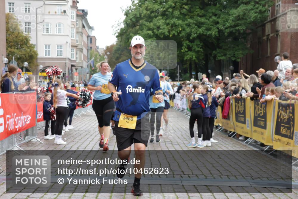 13.09.2026 - Kiel Lauf Yannick Fuchs http://msf.ph/oto/10462623 13.09.2026 09:54:45 Ziel 449, 2979, 3489, 3846, 4911, 4948, 5503, 5504, 6815, 7661, 7813, 7819, 8327, 9932, 1414, 1441, 2368, 2485, 2865, 3283, 4263, 5030, 5937, 6327, 6815, 6825, 6986, 7090, 7127, 8325, 8830, 9587, 10261, 10424, 10434, 12750, 12751, 12753, 1412, 1436, 4107, 4640, 5307, 6054, 6158, 6955, 7969, 9509, 9588, 9790, 10635, 2815, 3148, 3702, 3703, 4277, 7458, 8325, 9587 meine-sportfotos.de
