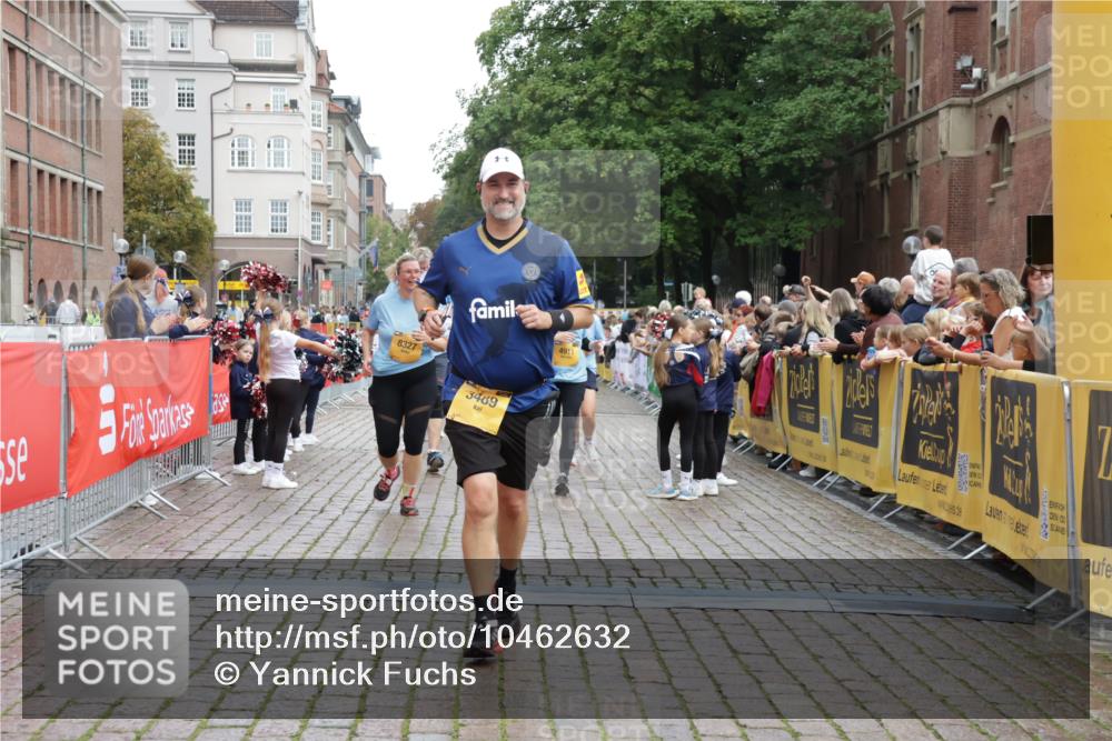13.09.2026 - Kiel Lauf Yannick Fuchs http://msf.ph/oto/10462632 13.09.2026 09:54:45 Ziel 449, 2979, 3489, 3846, 4911, 4948, 5503, 5504, 6815, 7661, 7813, 7819, 8327, 9932, 1414, 1441, 2368, 2485, 2865, 3283, 4263, 5030, 5937, 6327, 6815, 6825, 6986, 7090, 7127, 8325, 8830, 9587, 10261, 10424, 10434, 12750, 12751, 12753, 1412, 1436, 4107, 4640, 5307, 6054, 6158, 6955, 7969, 9509, 9588, 9790, 10635, 2815, 3148, 3702, 3703, 4277, 7458, 8325, 9587 meine-sportfotos.de