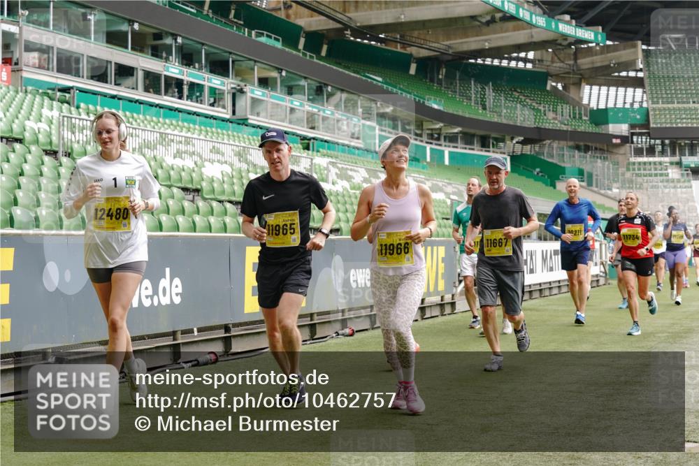13.09.2026 - 21. swb-Marathon Bremen Michael Burmester http://msf.ph/oto/10462757 13.09.2026 10:34:44 Laufen im Stadion 10018, 10093, 10144, 10147, 10157, 10173, 10175, 10177, 10185, 10236, 10240, 10245, 10254, 10297, 10309, 10355, 10356, 10367, 10368, 10369, 10377, 10408, 10415, 10423, 10427, 10428, 10460, 10485, 10492, 10528, 10530, 10559, 10578, 10604, 10639, 10668, 10669, 10673, 10677, 10687, 10691, 10699, 10700, 10715, 10749, 10750, 10772, 10787, 10788, 10809, 10828, 10857, 10914, 10928, 11126, 11162, 11343, 11803, 11965, 10146, 10222 meine-sportfotos.de