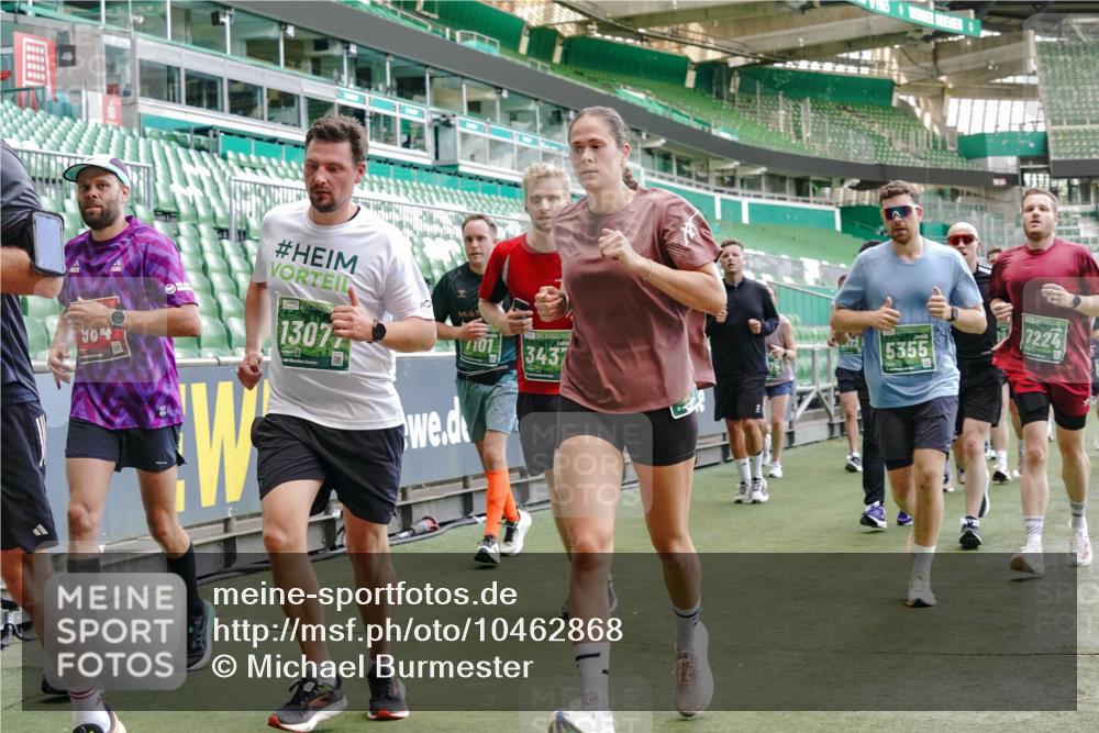 13.09.2026 - 21. swb-Marathon Bremen Michael Burmester http://msf.ph/oto/10462868 13.09.2026 13:12:37 Laufen im Stadion 118, 183, 265, 278, 349, 514, 576, 695, 702, 703, 843, 933, 950, 1005, 1113, 1143, 1226, 1286, 1334, 1435, 1641, 1849, 1851, 1936, 1952, 1991, 2005, 2248, 2264, 2281, 2299, 2336, 2353, 2375, 2377, 2398, 2426, 2439, 2461, 2478, 2505, 2612, 2659, 2665, 2669, 2673, 2684, 2765, 2773, 2792, 2804, 2815, 2816, 2822, 2850, 2860, 2884, 2895, 2907, 2921, 2963, 2966, 2975, 2976, 3016, 3027, 3079, 3082, 3143, 3155, 3159, 3253, 3293, 3308, 3313, 3328, 3349, 3352, 3434, 551 meine-sportfotos.de