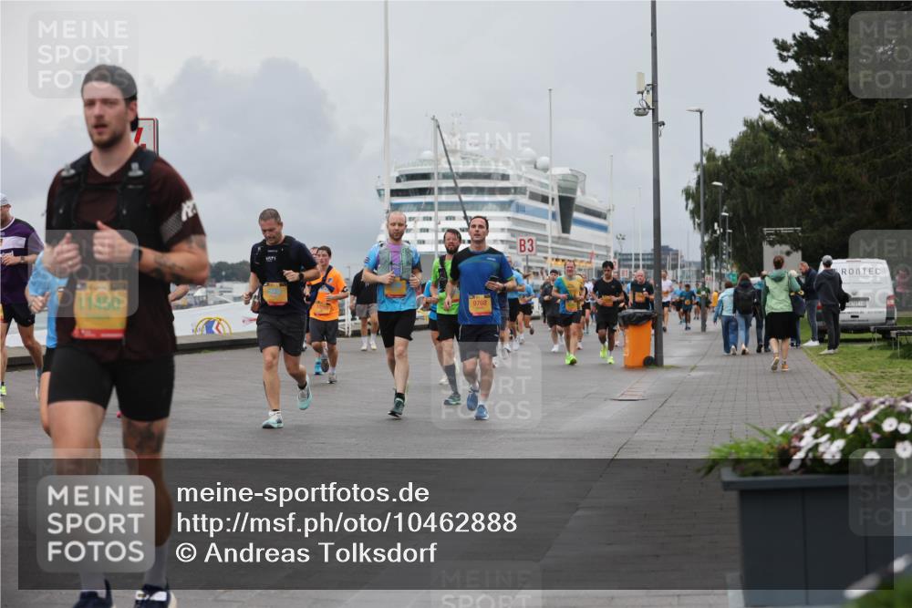 13.09.2026 - Kiel Lauf Andreas Tolksdorf http://msf.ph/oto/10462888 13.09.2026 12:03:14 Kiellinie 11450, 9768, 3, 100 meine-sportfotos.de