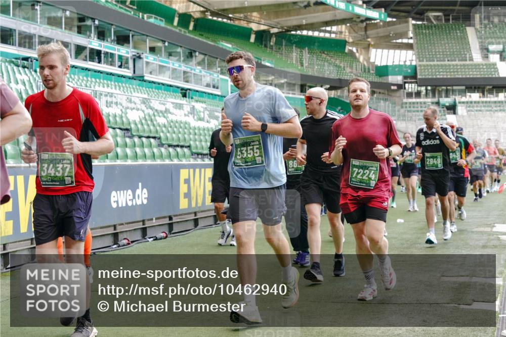 13.09.2026 - 21. swb-Marathon Bremen Michael Burmester http://msf.ph/oto/10462940 13.09.2026 13:12:38 Laufen im Stadion 118, 183, 265, 270, 278, 349, 514, 576, 695, 702, 703, 843, 933, 950, 1005, 1113, 1143, 1226, 1286, 1334, 1435, 1641, 1849, 1851, 1936, 1952, 1991, 2005, 2248, 2264, 2281, 2299, 2336, 2353, 2375, 2377, 2398, 2426, 2439, 2461, 2478, 2505, 2612, 2659, 2665, 2669, 2673, 2684, 2765, 2773, 2792, 2804, 2815, 2816, 2822, 2850, 2860, 2884, 2895, 2907, 2921, 2963, 2966, 2975, 2976, 3016, 3027, 3079, 3082, 3143, 3155, 3159, 3253, 3293, 3308, 3313, 3328, 3349, 3352, 3434, 551 meine-sportfotos.de