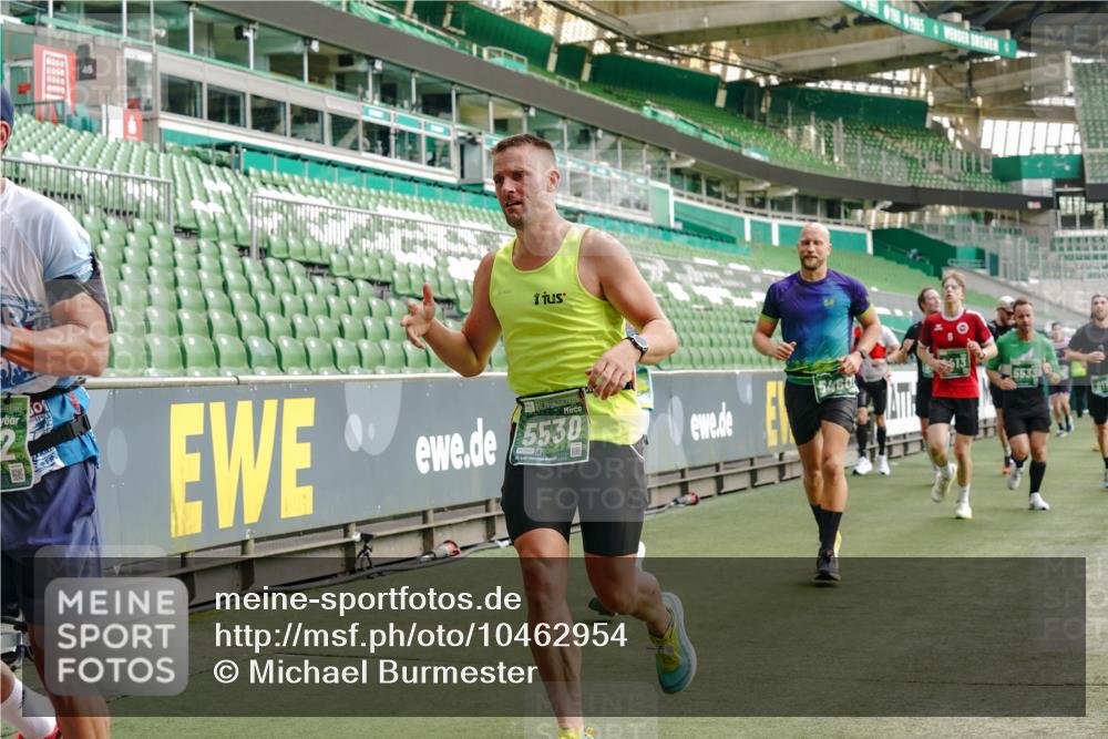 13.09.2026 - 21. swb-Marathon Bremen Michael Burmester http://msf.ph/oto/10462954 13.09.2026 12:55:45 Laufen im Stadion 161, 201, 205, 307, 388, 411, 461, 465, 495, 655, 854, 876, 913, 926, 948, 1053, 1058, 1197, 1390, 1537, 1599, 1645, 1750, 1972, 2001, 2040, 2122, 2125, 2234, 2251, 2260, 2319, 2383, 2390, 2474, 2535, 2604, 2733, 2801, 2812, 2870, 2922, 2948, 3012, 3057, 3119, 3134, 3175, 3192, 3202, 3206, 3241, 3246, 3290, 3346, 3348, 3356, 3357, 3411, 3508, 3706, 3716, 3836, 4135, 4137, 4171, 4413, 4455, 4479, 4733, 5277, 5430, 5530, 6106, 2498, 3085 meine-sportfotos.de