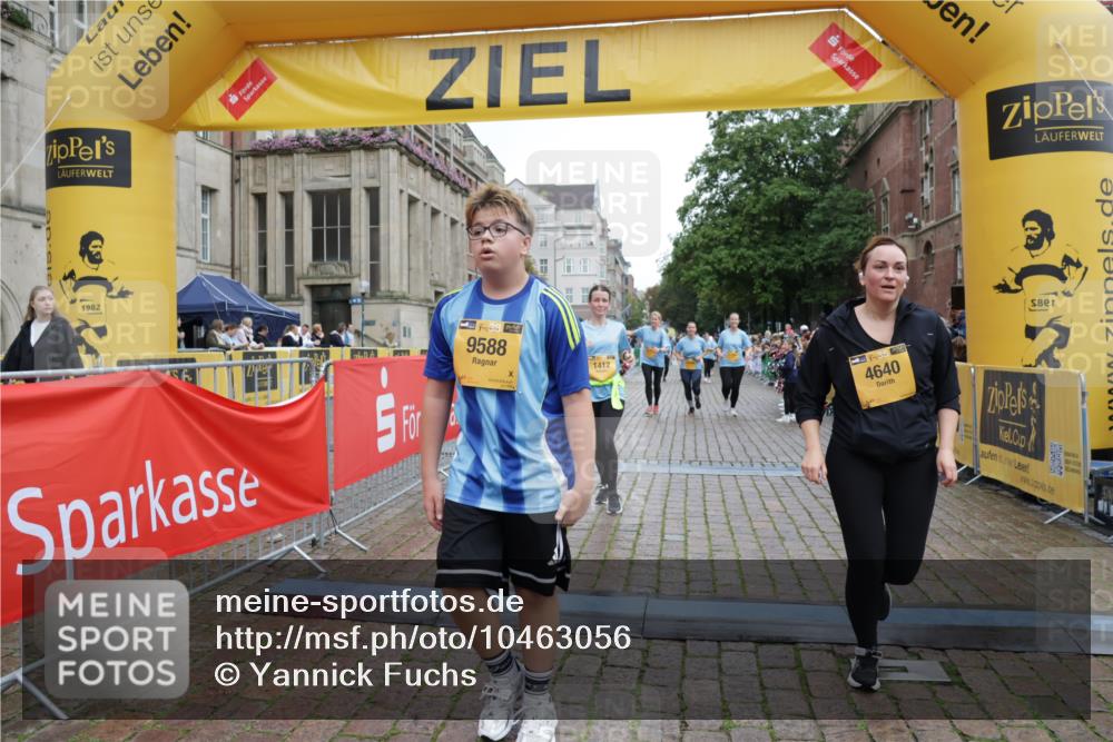 13.09.2026 - Kiel Lauf Yannick Fuchs http://msf.ph/oto/10463056 13.09.2026 09:55:08 Ziel 1412, 4640, 6102, 9588, 10609, 10635, 10743, 11564, 12514, 449, 1436, 2979, 3489, 3846, 4107, 4911, 4948, 5307, 5503, 5504, 6054, 6158, 6815, 6955, 7661, 7813, 7819, 7969, 8327, 9509, 9790, 9932, 1354, 1495, 2061, 2079, 2186, 5883, 7322, 9117, 11421, 1414, 5030, 5937, 6815, 6825, 7090, 8830, 12750, 12751 meine-sportfotos.de