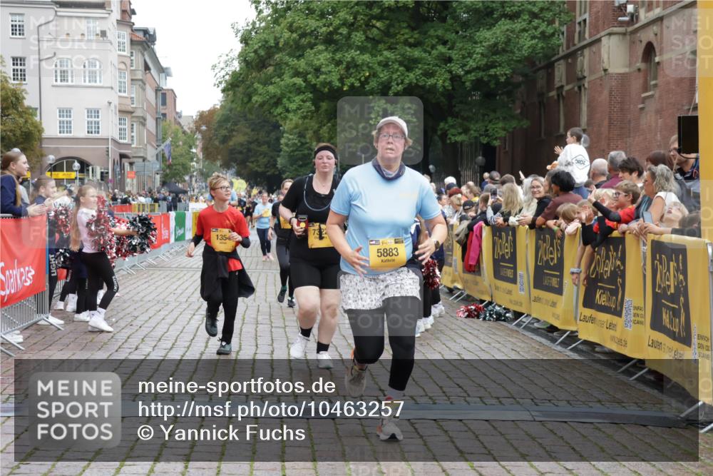 13.09.2026 - Kiel Lauf Yannick Fuchs http://msf.ph/oto/10463257 13.09.2026 09:55:21 Ziel 1354, 1495, 2079, 2186, 5883, 7322, 9117, 449, 1412, 1436, 2979, 3846, 4107, 4640, 4948, 5307, 6054, 6102, 6158, 6955, 7813, 7819, 7969, 9509, 9588, 9790, 9932, 10609, 10635, 10743, 11564, 12514, 2061, 5824, 5986, 7087, 7846, 8408, 11421, 11962, 11970, 12261, 449, 2979, 3489, 3846, 4911, 4948, 5503, 5504, 7661, 7813, 7819, 8327 meine-sportfotos.de