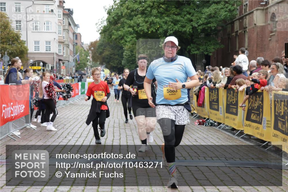 13.09.2026 - Kiel Lauf Yannick Fuchs http://msf.ph/oto/10463271 13.09.2026 09:55:21 Ziel 1354, 1495, 2079, 2186, 5883, 7322, 9117, 449, 1412, 1436, 2979, 3846, 4107, 4640, 4948, 5307, 6054, 6102, 6158, 6955, 7813, 7819, 7969, 9509, 9588, 9790, 9932, 10609, 10635, 10743, 11564, 12514, 2061, 5824, 5986, 7087, 7846, 8408, 11421, 11962, 11970, 12261, 449, 2979, 3489, 3846, 4911, 4948, 5503, 5504, 7661, 7813, 7819, 8327 meine-sportfotos.de