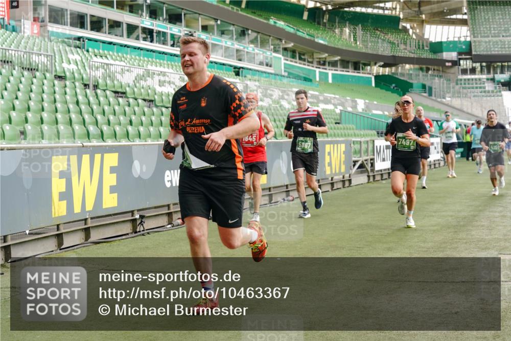 13.09.2026 - 21. swb-Marathon Bremen Michael Burmester http://msf.ph/oto/10463367 13.09.2026 12:55:53 Laufen im Stadion 201, 205, 307, 388, 411, 431, 465, 495, 655, 854, 876, 913, 926, 948, 1053, 1058, 1130, 1197, 1390, 1537, 1599, 1645, 1750, 1972, 2001, 2040, 2122, 2125, 2234, 2251, 2260, 2319, 2383, 2390, 2473, 2474, 2535, 2604, 2733, 2801, 2812, 2870, 2922, 2948, 3012, 3057, 3119, 3134, 3175, 3192, 3202, 3206, 3241, 3246, 3290, 3346, 3348, 3356, 3411, 3508, 3706, 3716, 3836, 4135, 4137, 4171, 4413, 4455, 4479, 4733, 5277, 5430, 5530, 6106, 2498, 3085 meine-sportfotos.de
