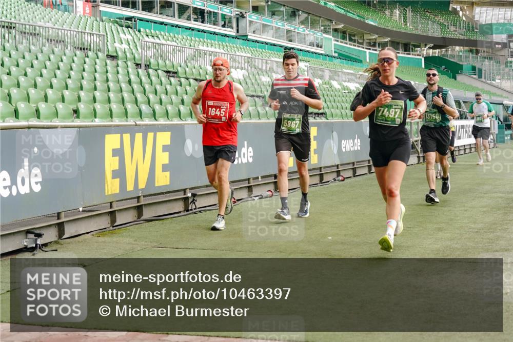 13.09.2026 - 21. swb-Marathon Bremen Michael Burmester http://msf.ph/oto/10463397 13.09.2026 12:55:54 Laufen im Stadion 201, 205, 307, 388, 411, 431, 465, 495, 655, 854, 876, 913, 926, 948, 1053, 1058, 1130, 1197, 1390, 1537, 1599, 1645, 1750, 1972, 2001, 2040, 2122, 2125, 2234, 2251, 2260, 2319, 2383, 2390, 2473, 2474, 2535, 2604, 2733, 2801, 2812, 2870, 2922, 2948, 3012, 3057, 3119, 3134, 3175, 3192, 3202, 3206, 3241, 3246, 3290, 3346, 3348, 3356, 3411, 3508, 3706, 3716, 3836, 4135, 4137, 4171, 4413, 4455, 4479, 4733, 5277, 5430, 5530, 6106, 2498, 3085 meine-sportfotos.de