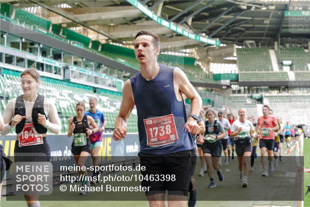 13.09.2026 - 21. swb-Marathon Bremen Michael Burmester http://msf.ph/oto/10463398 13.09.2026 13:12:45 Laufen im Stadion 118, 183, 270, 278, 349, 514, 576, 695, 702, 703, 843, 933, 950, 1005, 1113, 1143, 1226, 1286, 1334, 1426, 1435, 1641, 1849, 1851, 1936, 1952, 1991, 2005, 2248, 2264, 2281, 2336, 2353, 2375, 2377, 2398, 2426, 2439, 2461, 2478, 2505, 2612, 2659, 2665, 2673, 2684, 2765, 2773, 2792, 2804, 2815, 2816, 2822, 2850, 2860, 2884, 2895, 2907, 2921, 2963, 2966, 2975, 2976, 3016, 3027, 3079, 3082, 3143, 3155, 3253, 3277, 3293, 3308, 3313, 3328, 3349, 3434, 551 meine-sportfotos.de