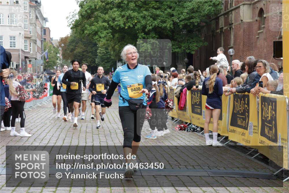 13.09.2026 - Kiel Lauf Yannick Fuchs http://msf.ph/oto/10463450 13.09.2026 09:55:37 Ziel 2061, 5824, 5986, 7087, 7846, 8408, 9741, 11421, 11962, 11970, 12142, 12261, 1354, 1412, 1495, 2061, 2079, 2186, 4640, 5883, 6102, 7322, 9117, 10609, 10743, 11564, 12514, 1589, 2227, 4121, 4174, 5056, 8248, 8521, 8976, 9226, 9399, 12463, 1412, 1436, 4107, 4640, 5307, 6054, 6158, 9588, 10635 meine-sportfotos.de