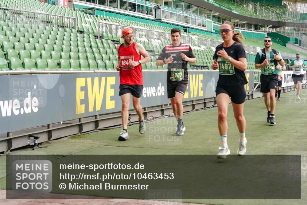13.09.2026 - 21. swb-Marathon Bremen Michael Burmester http://msf.ph/oto/10463453 13.09.2026 12:55:55 Laufen im Stadion 201, 205, 307, 388, 411, 431, 465, 495, 655, 854, 876, 913, 926, 948, 1053, 1058, 1130, 1197, 1390, 1537, 1599, 1645, 1750, 1972, 2001, 2040, 2122, 2125, 2234, 2251, 2260, 2319, 2383, 2390, 2473, 2474, 2535, 2604, 2733, 2801, 2812, 2870, 2922, 2948, 3012, 3057, 3119, 3134, 3175, 3192, 3202, 3206, 3241, 3246, 3290, 3346, 3348, 3356, 3411, 3508, 3706, 3716, 3836, 4135, 4137, 4171, 4413, 4455, 4479, 4733, 5277, 5430, 5530, 6106, 2498, 3085 meine-sportfotos.de