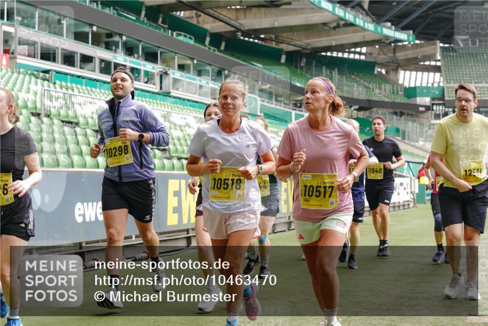 13.09.2026 - 21. swb-Marathon Bremen Michael Burmester http://msf.ph/oto/10463470 13.09.2026 10:34:54 Laufen im Stadion 10018, 10093, 10144, 10147, 10157, 10173, 10175, 10177, 10181, 10185, 10236, 10240, 10245, 10254, 10297, 10309, 10355, 10356, 10367, 10368, 10369, 10377, 10415, 10423, 10427, 10428, 10460, 10485, 10492, 10528, 10559, 10578, 10604, 10636, 10639, 10668, 10669, 10677, 10687, 10691, 10699, 10700, 10715, 10772, 10787, 10788, 10809, 10828, 10857, 10914, 10928, 11126, 11162, 11343, 11803, 11965, 10146, 10222 meine-sportfotos.de