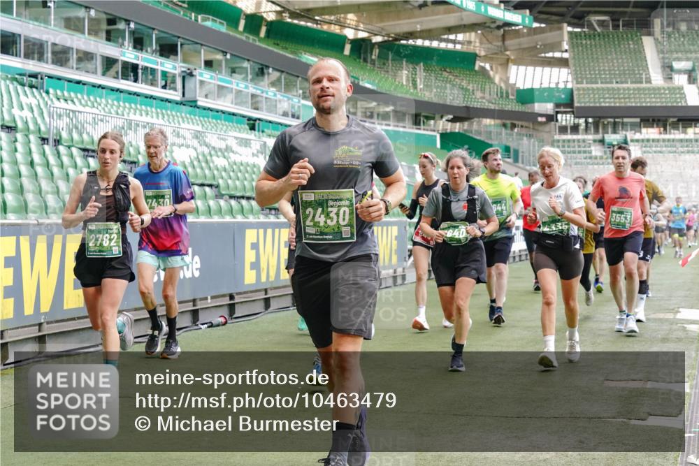 13.09.2026 - 21. swb-Marathon Bremen Michael Burmester http://msf.ph/oto/10463479 13.09.2026 13:12:46 Laufen im Stadion 118, 183, 270, 278, 349, 514, 576, 600, 695, 702, 703, 843, 933, 950, 1005, 1113, 1143, 1226, 1286, 1334, 1426, 1435, 1641, 1849, 1851, 1936, 1952, 1991, 2005, 2248, 2264, 2281, 2336, 2353, 2375, 2377, 2398, 2426, 2439, 2461, 2478, 2505, 2612, 2659, 2665, 2673, 2684, 2765, 2773, 2792, 2804, 2815, 2816, 2822, 2850, 2860, 2884, 2895, 2907, 2921, 2963, 2966, 2972, 2975, 2976, 3016, 3027, 3079, 3082, 3143, 3155, 3253, 3277, 3293, 3308, 3313, 3328, 3349, 3434 meine-sportfotos.de