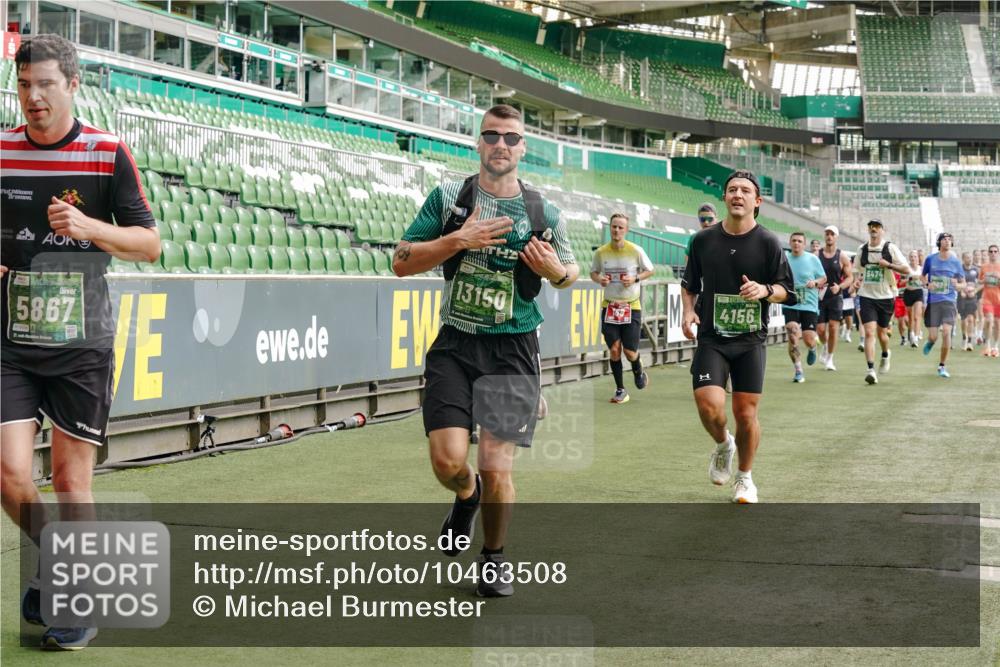 13.09.2026 - 21. swb-Marathon Bremen Michael Burmester http://msf.ph/oto/10463508 13.09.2026 12:55:56 Laufen im Stadion 201, 205, 307, 388, 411, 431, 465, 495, 655, 854, 876, 913, 926, 948, 1053, 1058, 1130, 1197, 1390, 1537, 1599, 1645, 1750, 1972, 2001, 2040, 2122, 2125, 2234, 2251, 2260, 2319, 2383, 2390, 2473, 2474, 2535, 2604, 2733, 2801, 2812, 2870, 2922, 2948, 3012, 3057, 3119, 3134, 3175, 3192, 3202, 3206, 3241, 3246, 3290, 3346, 3348, 3356, 3411, 3508, 3706, 3716, 3836, 4135, 4137, 4171, 4413, 4455, 4479, 4733, 5277, 5430, 5530, 6106, 2498, 3085 meine-sportfotos.de