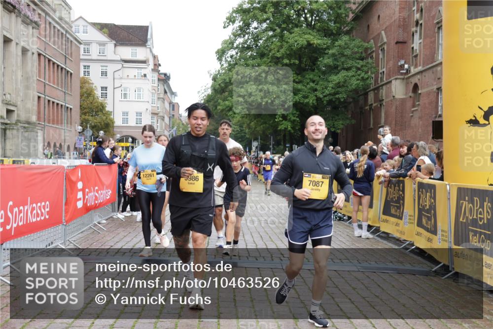 13.09.2026 - Kiel Lauf Yannick Fuchs http://msf.ph/oto/10463526 13.09.2026 09:55:41 Ziel 5986, 7087, 7846, 8408, 9226, 9741, 11962, 11970, 12142, 12261, 1354, 1495, 2061, 2079, 2186, 5824, 5883, 6102, 7322, 9117, 10609, 10743, 11421, 11564, 12514, 1176, 1589, 2227, 4121, 4174, 5056, 8248, 8521, 8976, 9399, 10248, 10267, 11886, 12463, 1412, 4640, 6102, 9588, 10609, 10635, 11564 meine-sportfotos.de
