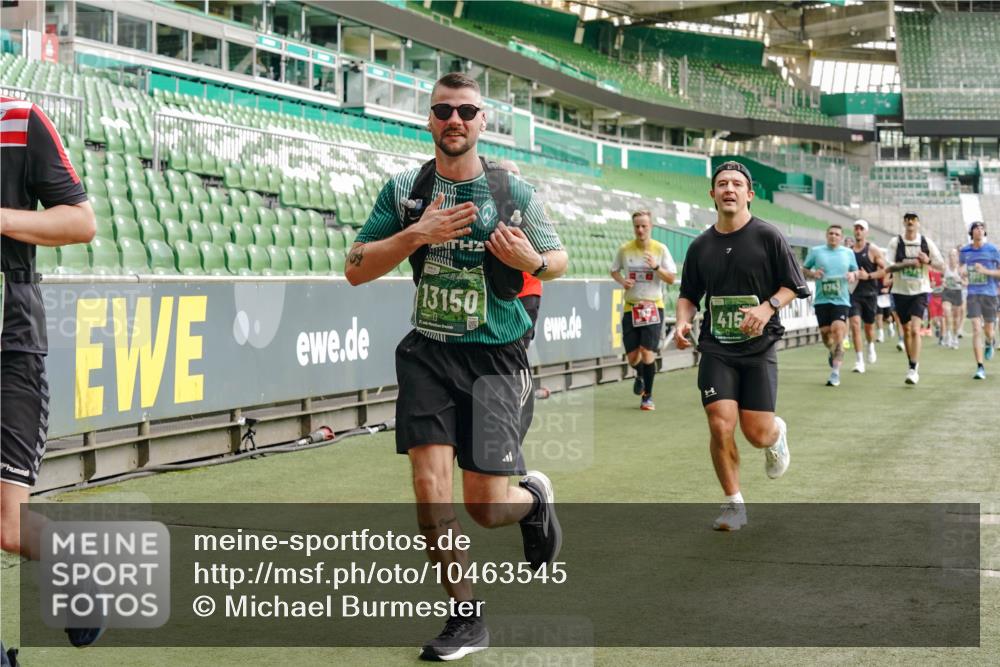 13.09.2026 - 21. swb-Marathon Bremen Michael Burmester http://msf.ph/oto/10463545 13.09.2026 12:55:57 Laufen im Stadion 201, 205, 307, 388, 411, 431, 465, 495, 655, 854, 876, 913, 926, 948, 1053, 1058, 1130, 1197, 1390, 1537, 1599, 1645, 1750, 1972, 2001, 2040, 2122, 2125, 2234, 2251, 2260, 2319, 2383, 2390, 2473, 2474, 2535, 2604, 2733, 2761, 2801, 2812, 2870, 2922, 2948, 3012, 3057, 3119, 3134, 3175, 3192, 3202, 3206, 3241, 3246, 3290, 3346, 3348, 3356, 3411, 3508, 3706, 3716, 3836, 4135, 4137, 4171, 4413, 4455, 4479, 4733, 5277, 5430, 5530, 6106, 2498, 3085 meine-sportfotos.de