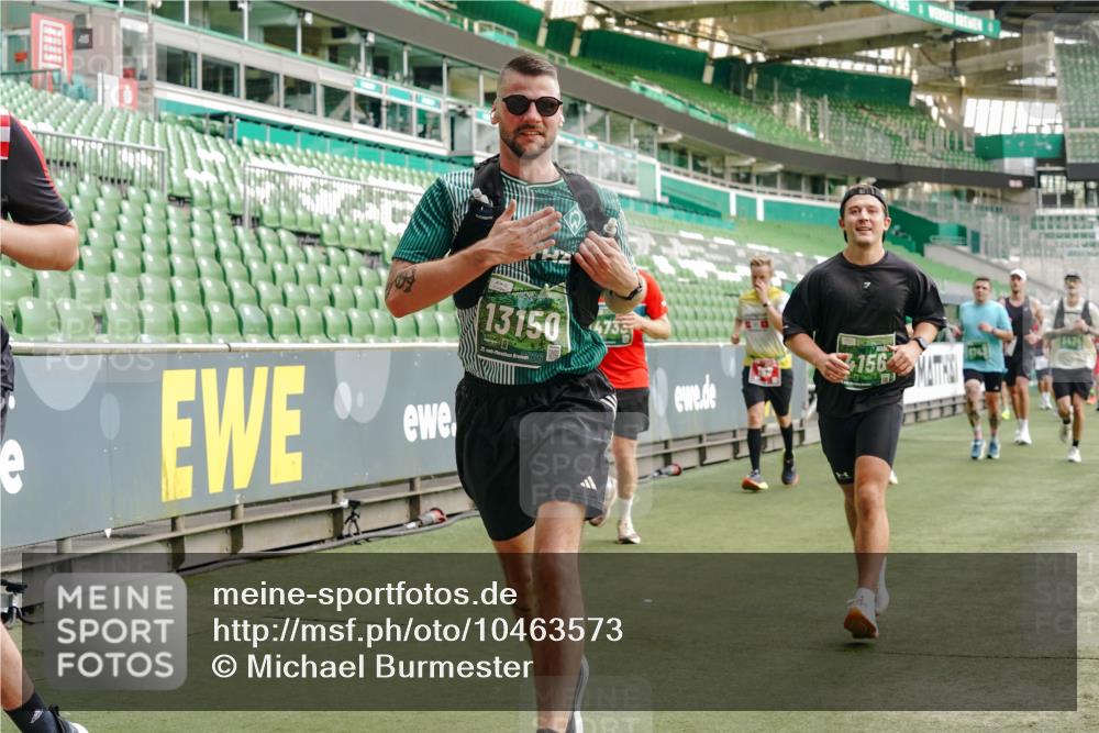 13.09.2026 - 21. swb-Marathon Bremen Michael Burmester http://msf.ph/oto/10463573 13.09.2026 12:55:57 Laufen im Stadion 201, 205, 307, 388, 411, 431, 465, 495, 655, 854, 876, 913, 926, 948, 1053, 1058, 1130, 1197, 1390, 1537, 1599, 1645, 1750, 1972, 2001, 2040, 2122, 2125, 2234, 2251, 2260, 2319, 2383, 2390, 2473, 2474, 2535, 2604, 2733, 2761, 2801, 2812, 2870, 2922, 2948, 3012, 3057, 3119, 3134, 3175, 3192, 3202, 3206, 3241, 3246, 3290, 3346, 3348, 3356, 3411, 3508, 3706, 3716, 3836, 4135, 4137, 4171, 4413, 4455, 4479, 4733, 5277, 5430, 5530, 6106, 2498, 3085 meine-sportfotos.de