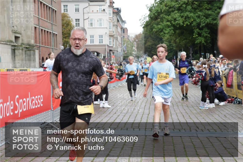 13.09.2026 - Kiel Lauf Yannick Fuchs http://msf.ph/oto/10463609 13.09.2026 09:55:46 Ziel 4121, 4174, 5986, 7087, 8248, 8976, 9226, 9399, 9741, 11962, 11970, 12142, 12261, 1354, 1495, 2061, 2079, 2186, 5824, 5883, 7322, 7846, 8408, 9117, 11421, 1176, 1589, 2227, 4388, 5056, 8521, 10248, 10267, 11886, 12463, 1412, 2079, 6102, 9117, 10609, 10743, 11564, 12514 meine-sportfotos.de