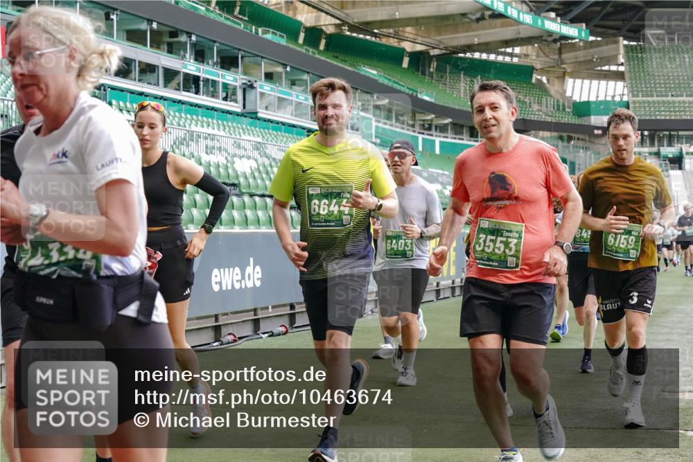 13.09.2026 - 21. swb-Marathon Bremen Michael Burmester http://msf.ph/oto/10463674 13.09.2026 13:12:49 Laufen im Stadion 118, 183, 270, 278, 349, 514, 576, 600, 695, 702, 703, 843, 933, 950, 1005, 1113, 1143, 1226, 1286, 1334, 1426, 1435, 1596, 1641, 1849, 1851, 1936, 1952, 1991, 2005, 2079, 2248, 2264, 2281, 2336, 2353, 2375, 2377, 2398, 2426, 2439, 2461, 2478, 2505, 2612, 2659, 2665, 2673, 2684, 2765, 2773, 2792, 2804, 2815, 2816, 2822, 2850, 2860, 2884, 2895, 2907, 2921, 2963, 2966, 2972, 2975, 2976, 3016, 3027, 3079, 3082, 3143, 3155, 3253, 3277, 3293, 3308, 3313, 3328, 3349, 3434 meine-sportfotos.de