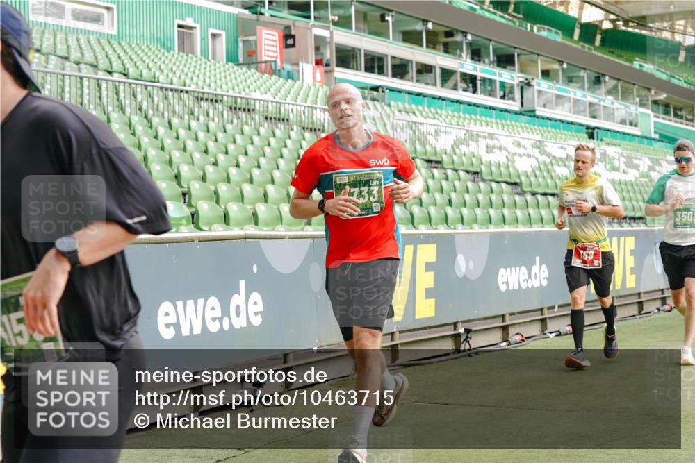 13.09.2026 - 21. swb-Marathon Bremen Michael Burmester http://msf.ph/oto/10463715 13.09.2026 12:55:59 Laufen im Stadion 201, 205, 307, 388, 411, 431, 465, 495, 655, 854, 876, 913, 926, 948, 1053, 1058, 1130, 1197, 1390, 1537, 1599, 1645, 1750, 1972, 2001, 2040, 2122, 2125, 2234, 2251, 2260, 2319, 2383, 2390, 2473, 2474, 2535, 2604, 2634, 2733, 2761, 2812, 2870, 2922, 2948, 3057, 3119, 3134, 3175, 3192, 3202, 3206, 3241, 3246, 3290, 3346, 3348, 3356, 3411, 3508, 3706, 3716, 3836, 4135, 4137, 4171, 4413, 4455, 4479, 4733, 5277, 5430, 5530, 6106, 2498, 3085 meine-sportfotos.de