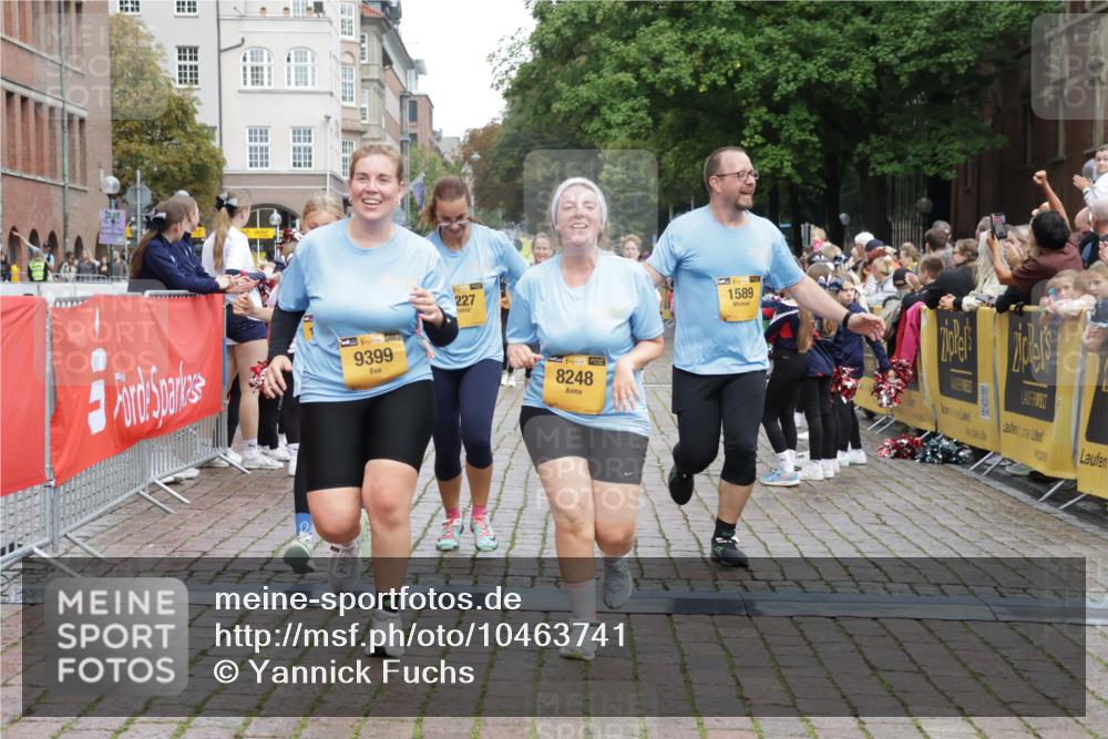 13.09.2026 - Kiel Lauf Yannick Fuchs http://msf.ph/oto/10463741 13.09.2026 09:55:55 Ziel 1176, 1589, 2227, 4121, 4174, 5056, 8248, 8521, 8976, 9226, 9399, 10248, 10267, 11886, 12463, 1495, 2061, 2186, 5824, 5986, 7087, 7846, 8408, 9741, 11421, 11962, 11970, 12142, 12261, 50, 51, 1961, 3228, 3229, 4388, 6172, 6515, 8832, 10787, 11357, 11385, 11790, 12735, 12736, 12752, 1354, 2079, 2186, 5883, 7322, 9117 meine-sportfotos.de