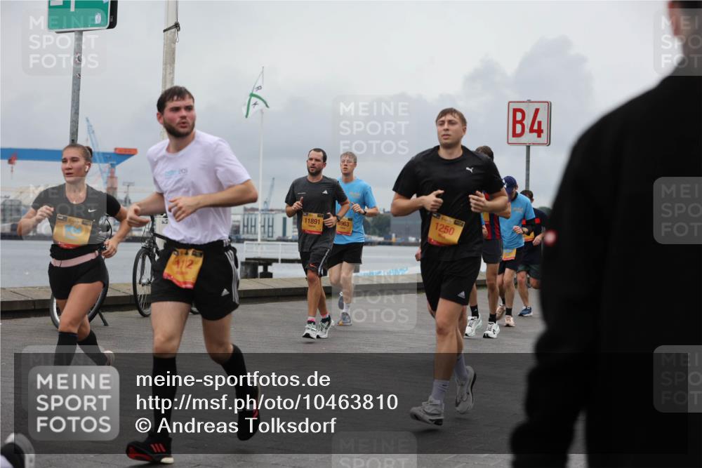 13.09.2026 - Kiel Lauf Andreas Tolksdorf http://msf.ph/oto/10463810 13.09.2026 12:04:20 Kiellinie 111, 4112, 11891, 8963, 39, 1250, 4 meine-sportfotos.de