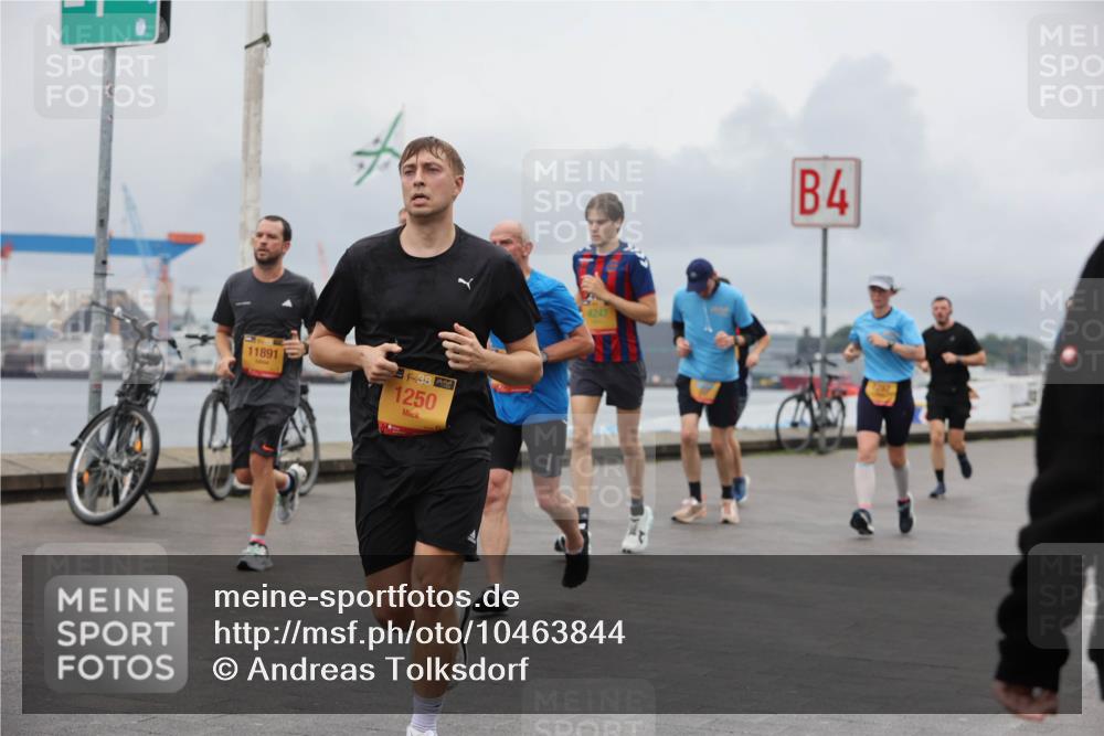 13.09.2026 - Kiel Lauf Andreas Tolksdorf http://msf.ph/oto/10463844 13.09.2026 12:04:21 Kiellinie 11891, 381, 1250, 4247, 4 meine-sportfotos.de