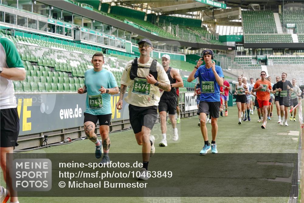 13.09.2026 - 21. swb-Marathon Bremen Michael Burmester http://msf.ph/oto/10463849 13.09.2026 12:56:01 Laufen im Stadion 201, 205, 307, 388, 411, 431, 465, 495, 655, 854, 876, 913, 926, 948, 1053, 1058, 1130, 1197, 1390, 1537, 1599, 1645, 1750, 1972, 2001, 2040, 2122, 2125, 2234, 2251, 2260, 2319, 2383, 2390, 2473, 2474, 2535, 2604, 2634, 2733, 2761, 2812, 2870, 2922, 2948, 3057, 3119, 3134, 3175, 3192, 3202, 3206, 3241, 3246, 3290, 3346, 3348, 3356, 3411, 3508, 3706, 3716, 3813, 3836, 4135, 4137, 4171, 4413, 4455, 4479, 4733, 5277, 5430, 5530, 6106, 2498, 3085 meine-sportfotos.de