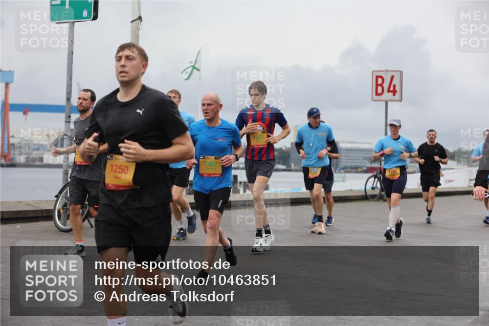 13.09.2026 - Kiel Lauf Andreas Tolksdorf http://msf.ph/oto/10463851 13.09.2026 12:04:22 Kiellinie 1250, 38, 7392, 4, 4247, 4, 7297 meine-sportfotos.de