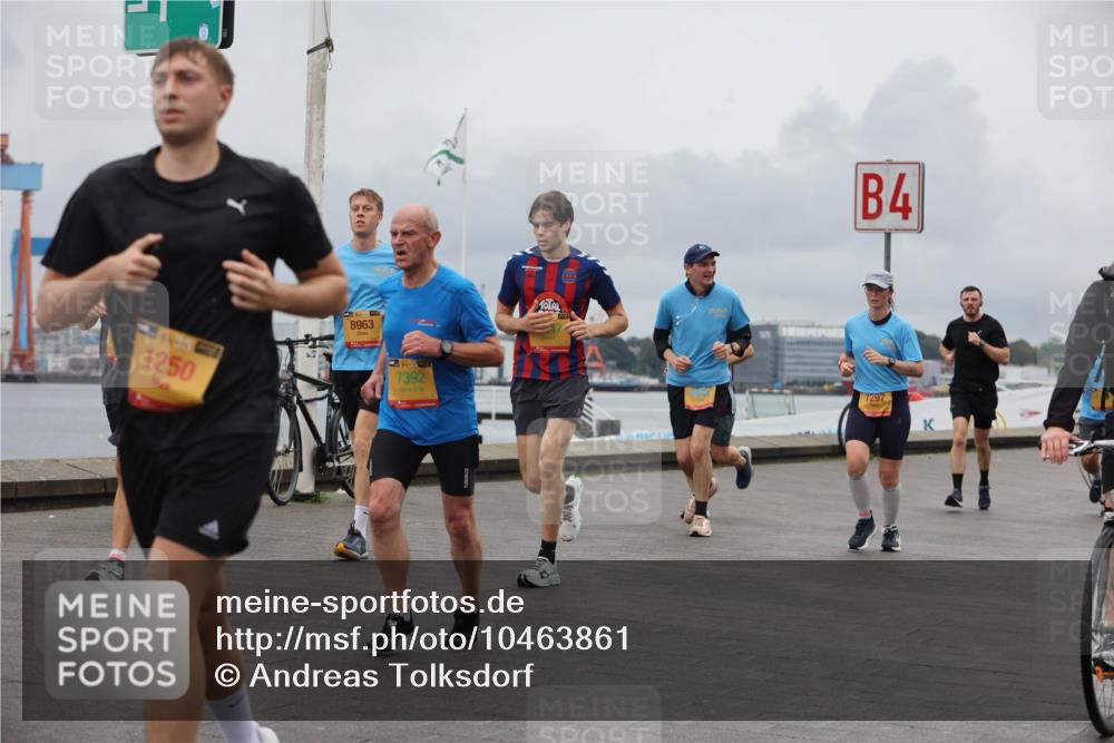 13.09.2026 - Kiel Lauf Andreas Tolksdorf http://msf.ph/oto/10463861 13.09.2026 12:04:22 Kiellinie 1250, 8963, 35, 7392, 10, 4, 7297 meine-sportfotos.de
