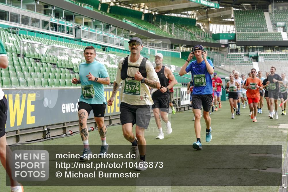13.09.2026 - 21. swb-Marathon Bremen Michael Burmester http://msf.ph/oto/10463873 13.09.2026 12:56:01 Laufen im Stadion 201, 205, 307, 388, 411, 431, 465, 495, 655, 854, 876, 913, 926, 948, 1053, 1058, 1130, 1197, 1390, 1537, 1599, 1645, 1750, 1972, 2001, 2040, 2122, 2125, 2234, 2251, 2260, 2319, 2383, 2390, 2473, 2474, 2535, 2604, 2634, 2733, 2761, 2812, 2870, 2922, 2948, 3057, 3119, 3134, 3175, 3192, 3202, 3206, 3241, 3246, 3290, 3346, 3348, 3356, 3411, 3508, 3706, 3716, 3813, 3836, 4135, 4137, 4171, 4413, 4455, 4479, 4733, 5277, 5430, 5530, 6106, 2498, 3085 meine-sportfotos.de