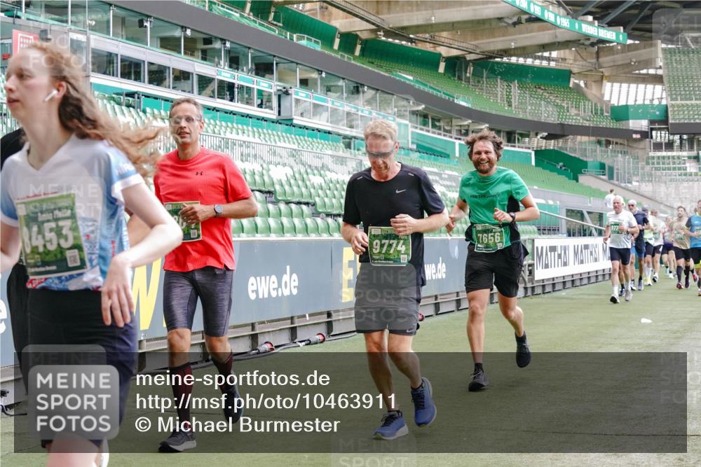 13.09.2026 - 21. swb-Marathon Bremen Michael Burmester http://msf.ph/oto/10463911 13.09.2026 13:12:51 Laufen im Stadion 118, 183, 270, 278, 349, 514, 576, 600, 695, 702, 703, 843, 933, 950, 1005, 1113, 1143, 1226, 1286, 1334, 1426, 1435, 1596, 1641, 1849, 1851, 1936, 1991, 2005, 2079, 2248, 2264, 2281, 2336, 2353, 2375, 2377, 2398, 2426, 2439, 2461, 2478, 2505, 2612, 2659, 2665, 2673, 2684, 2765, 2773, 2792, 2804, 2815, 2816, 2822, 2850, 2860, 2884, 2895, 2907, 2921, 2963, 2966, 2972, 2975, 2976, 3016, 3027, 3079, 3082, 3143, 3155, 3253, 3277, 3293, 3308, 3313, 3328, 3349, 3434 meine-sportfotos.de