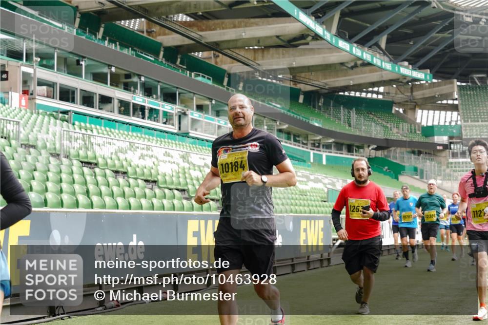 13.09.2026 - 21. swb-Marathon Bremen Michael Burmester http://msf.ph/oto/10463928 13.09.2026 10:35:03 Laufen im Stadion 10018, 10093, 10144, 10147, 10157, 10173, 10175, 10177, 10181, 10182, 10185, 10195, 10240, 10245, 10254, 10297, 10309, 10355, 10356, 10367, 10368, 10369, 10377, 10409, 10415, 10427, 10428, 10460, 10477, 10485, 10492, 10528, 10559, 10578, 10604, 10617, 10636, 10639, 10668, 10669, 10677, 10691, 10699, 10700, 10715, 10772, 10787, 10828, 10857, 10914, 10928, 11126, 11162, 11343, 11803, 11965, 10146, 10222 meine-sportfotos.de