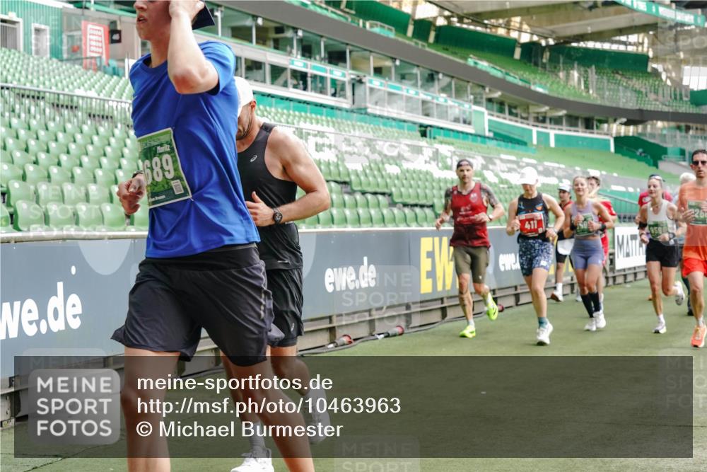 13.09.2026 - 21. swb-Marathon Bremen Michael Burmester http://msf.ph/oto/10463963 13.09.2026 12:56:03 Laufen im Stadion 201, 205, 307, 388, 411, 431, 465, 495, 655, 854, 876, 913, 926, 948, 1058, 1130, 1197, 1390, 1537, 1599, 1601, 1645, 1750, 1972, 2001, 2040, 2122, 2125, 2234, 2251, 2260, 2319, 2383, 2390, 2473, 2474, 2535, 2604, 2634, 2671, 2733, 2761, 2812, 2870, 2922, 2948, 3057, 3119, 3134, 3175, 3192, 3202, 3241, 3246, 3290, 3346, 3348, 3356, 3411, 3508, 3706, 3716, 3813, 3836, 4135, 4137, 4171, 4413, 4455, 4479, 4733, 5277, 5430, 5530, 6106, 2498, 3085 meine-sportfotos.de