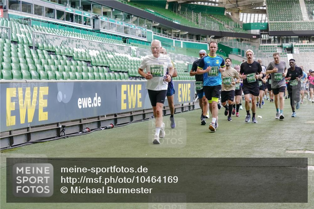 13.09.2026 - 21. swb-Marathon Bremen Michael Burmester http://msf.ph/oto/10464169 13.09.2026 13:12:56 Laufen im Stadion 118, 183, 270, 278, 349, 514, 576, 600, 695, 702, 703, 843, 933, 950, 1005, 1113, 1143, 1226, 1286, 1334, 1426, 1435, 1596, 1641, 1849, 1851, 1936, 1991, 2005, 2079, 2248, 2264, 2336, 2353, 2375, 2377, 2398, 2426, 2439, 2461, 2478, 2505, 2612, 2659, 2665, 2673, 2684, 2765, 2773, 2792, 2815, 2816, 2822, 2850, 2860, 2884, 2895, 2907, 2921, 2963, 2966, 2972, 2975, 2976, 3016, 3027, 3079, 3082, 3143, 3155, 3253, 3277, 3293, 3308, 3313, 3328, 3349, 3434 meine-sportfotos.de