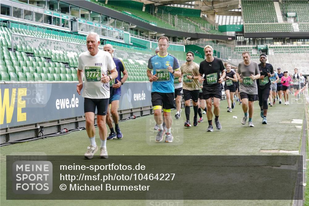 13.09.2026 - 21. swb-Marathon Bremen Michael Burmester http://msf.ph/oto/10464227 13.09.2026 13:12:57 Laufen im Stadion 118, 183, 270, 278, 349, 514, 576, 600, 695, 702, 703, 843, 933, 950, 1005, 1113, 1143, 1226, 1286, 1334, 1426, 1435, 1596, 1641, 1849, 1851, 1936, 1991, 2005, 2079, 2248, 2264, 2336, 2353, 2375, 2377, 2387, 2398, 2426, 2439, 2461, 2478, 2505, 2612, 2659, 2665, 2673, 2684, 2765, 2773, 2792, 2815, 2816, 2822, 2850, 2860, 2884, 2895, 2907, 2921, 2963, 2966, 2972, 2975, 2976, 3016, 3027, 3079, 3082, 3143, 3155, 3253, 3277, 3293, 3308, 3313, 3328, 3349, 3434 meine-sportfotos.de
