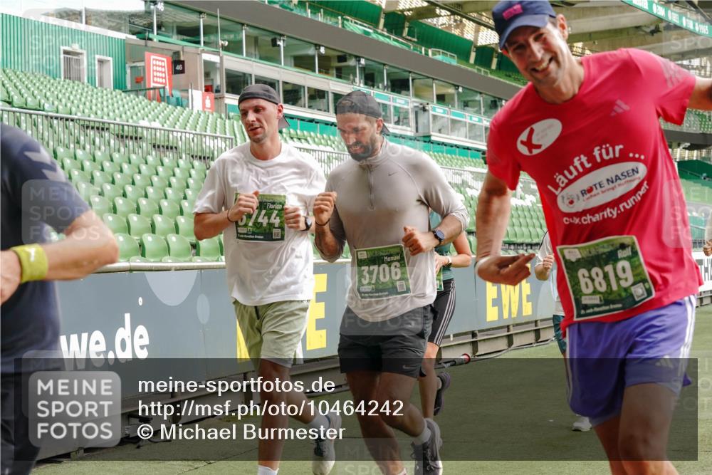 13.09.2026 - 21. swb-Marathon Bremen Michael Burmester http://msf.ph/oto/10464242 13.09.2026 12:56:10 Laufen im Stadion 201, 205, 307, 388, 411, 431, 465, 495, 655, 769, 854, 857, 876, 913, 926, 948, 1058, 1130, 1197, 1390, 1537, 1599, 1601, 1645, 1750, 1972, 2001, 2040, 2122, 2125, 2234, 2251, 2260, 2319, 2383, 2473, 2474, 2535, 2604, 2634, 2671, 2761, 2812, 2922, 2948, 3057, 3119, 3134, 3175, 3192, 3202, 3246, 3290, 3346, 3348, 3411, 3458, 3508, 3706, 3716, 3813, 3836, 4135, 4137, 4171, 4413, 4455, 4479, 4733, 5277, 5430, 5530, 6106, 2498, 3085 meine-sportfotos.de