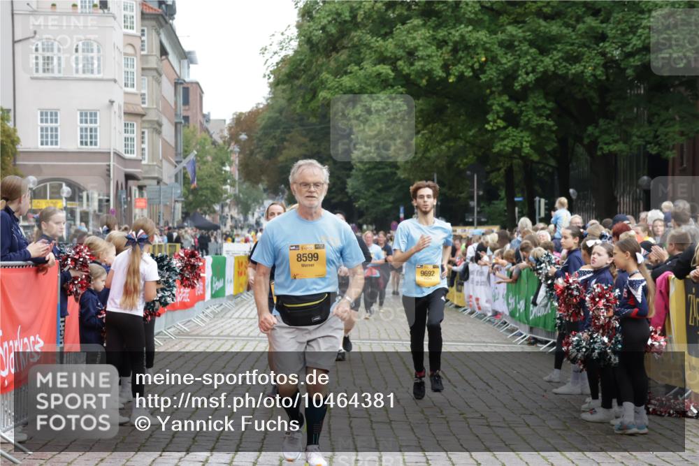 13.09.2026 - Kiel Lauf Yannick Fuchs http://msf.ph/oto/10464381 13.09.2026 09:56:56 Ziel 3684, 4641, 4643, 5938, 8599, 8824, 9692, 12580, 791, 1746, 1774, 2655, 5654, 5940, 6968, 7509, 7548, 8102, 10206, 10230, 12037, 12072, 130, 2486, 4097, 4568, 4631, 5468, 11042, 2949, 6968, 9115 meine-sportfotos.de