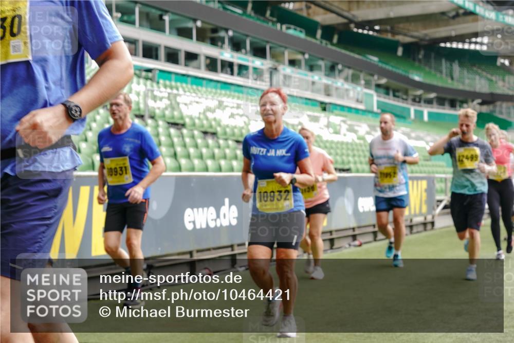 13.09.2026 - 21. swb-Marathon Bremen Michael Burmester http://msf.ph/oto/10464421 13.09.2026 10:35:10 Laufen im Stadion 10093, 10144, 10147, 10152, 10157, 10173, 10175, 10177, 10181, 10182, 10185, 10195, 10240, 10245, 10254, 10306, 10309, 10355, 10356, 10357, 10367, 10368, 10369, 10377, 10409, 10415, 10427, 10460, 10473, 10477, 10485, 10492, 10528, 10559, 10604, 10617, 10636, 10639, 10668, 10669, 10671, 10672, 10677, 10691, 10699, 10700, 10715, 10772, 10787, 10828, 10857, 10914, 10928, 11126, 11162, 11343, 11803, 11965, 10146, 10222 meine-sportfotos.de